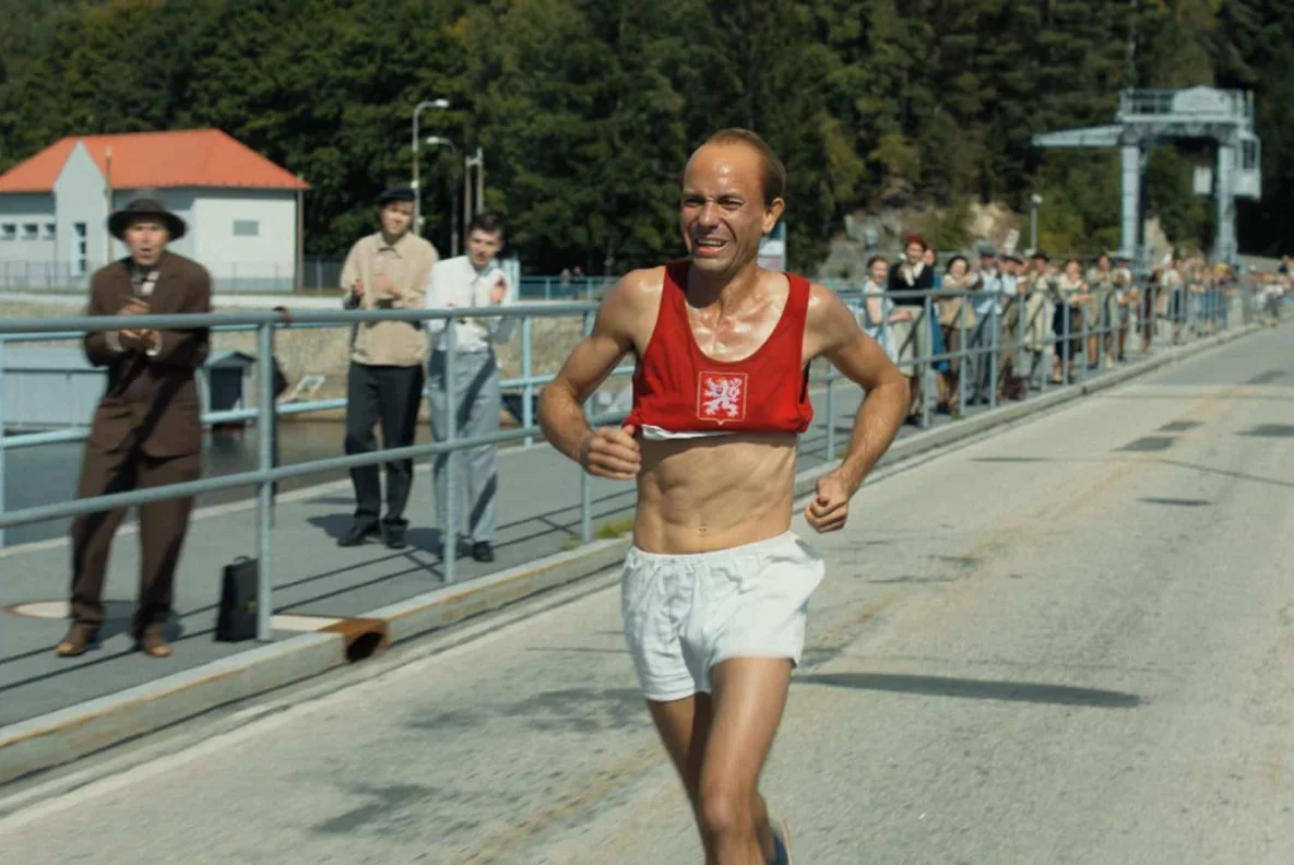 Zátopek znovu dojme svět. Film o olympijské legendě jde na start