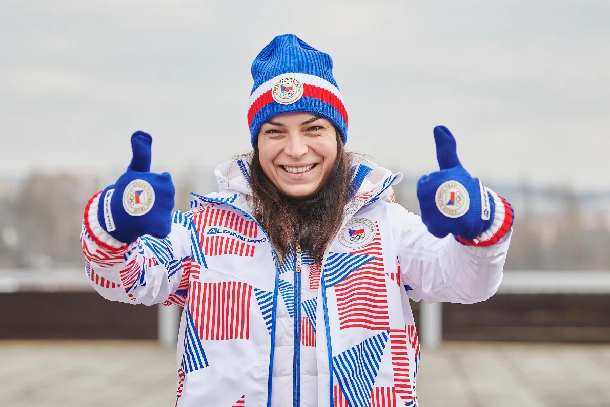 Opět první! Slalomářka Dubovská převzala olympijskou kolekci pro Peking