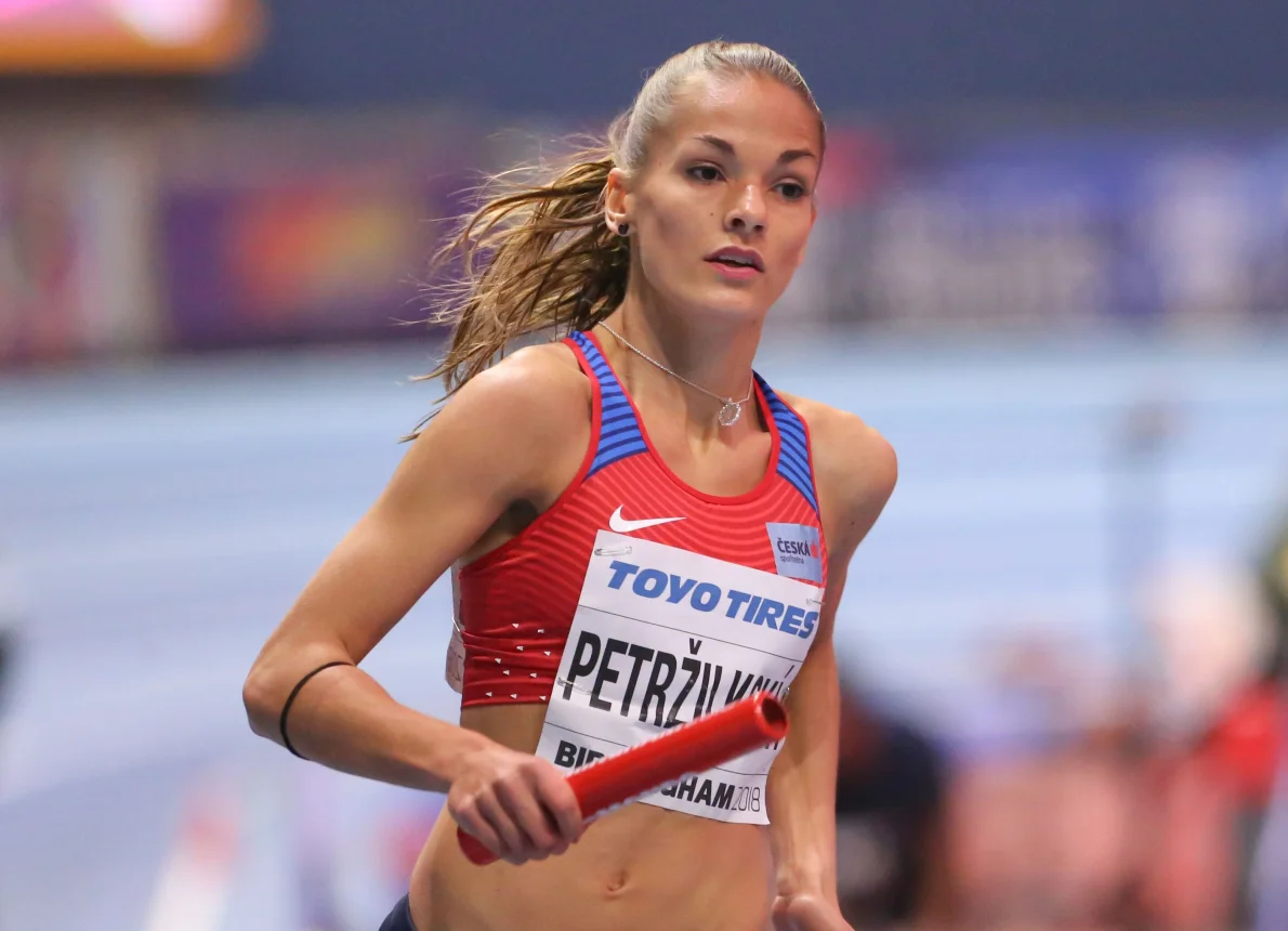 Ve dvaceti se vzdala fesťáků a objevila atletiku. Díky dalšímu osobáku míří na mistrovství světa