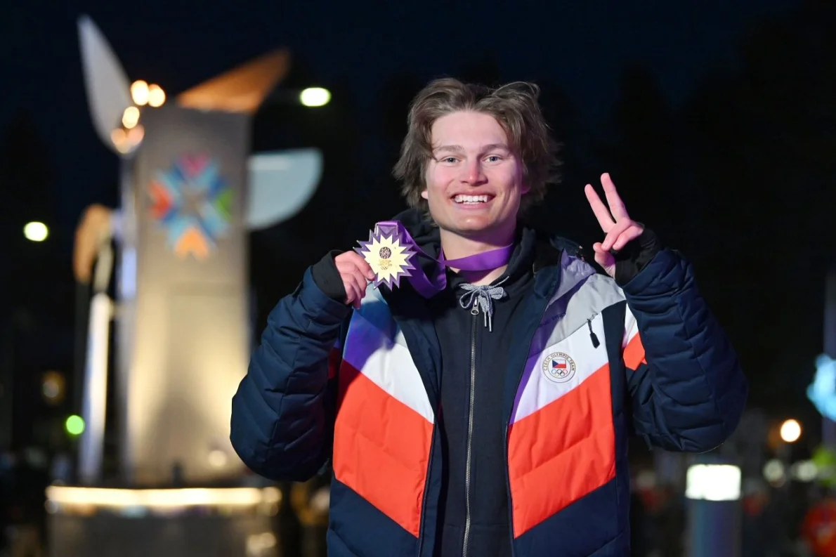 Den po stříbru ZLATO! Snowboardista Hroneš ovládl na EYOF slopestyle