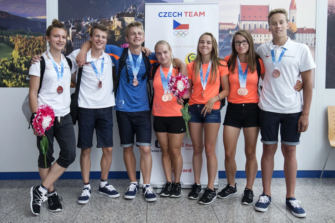 Mladí sportovci přivezli z olympiády osm medailí. Zářili kanoisté