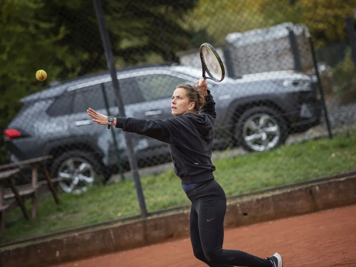 Moje cesta: Naučte se tenis s Bárou Strýcovou. Poradí vám i to, jak rozhodit hru soupeře