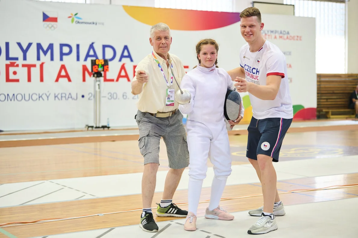Šermířský klan Jurků znovu na olympiádě. Nejmladší členka na ODM v obklíčení olympioniků