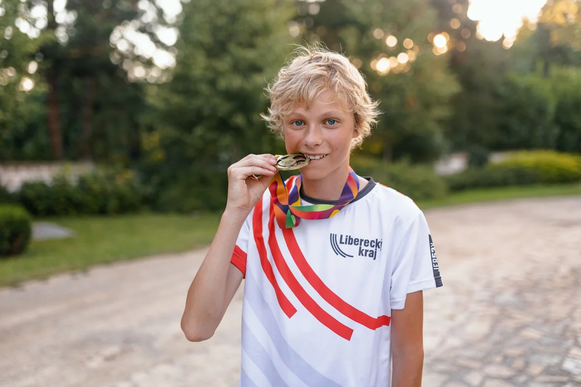 Čtvrtý závod, třetí zlato. Erik Heczko na ODM kraluje orientačnímu běhu