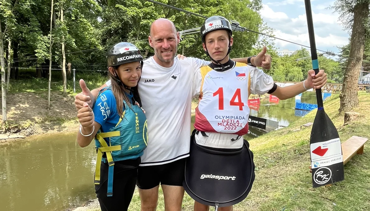 Indruchova trojrole. Bývalý reprezentant dětem roli vlajkonoše zatajil