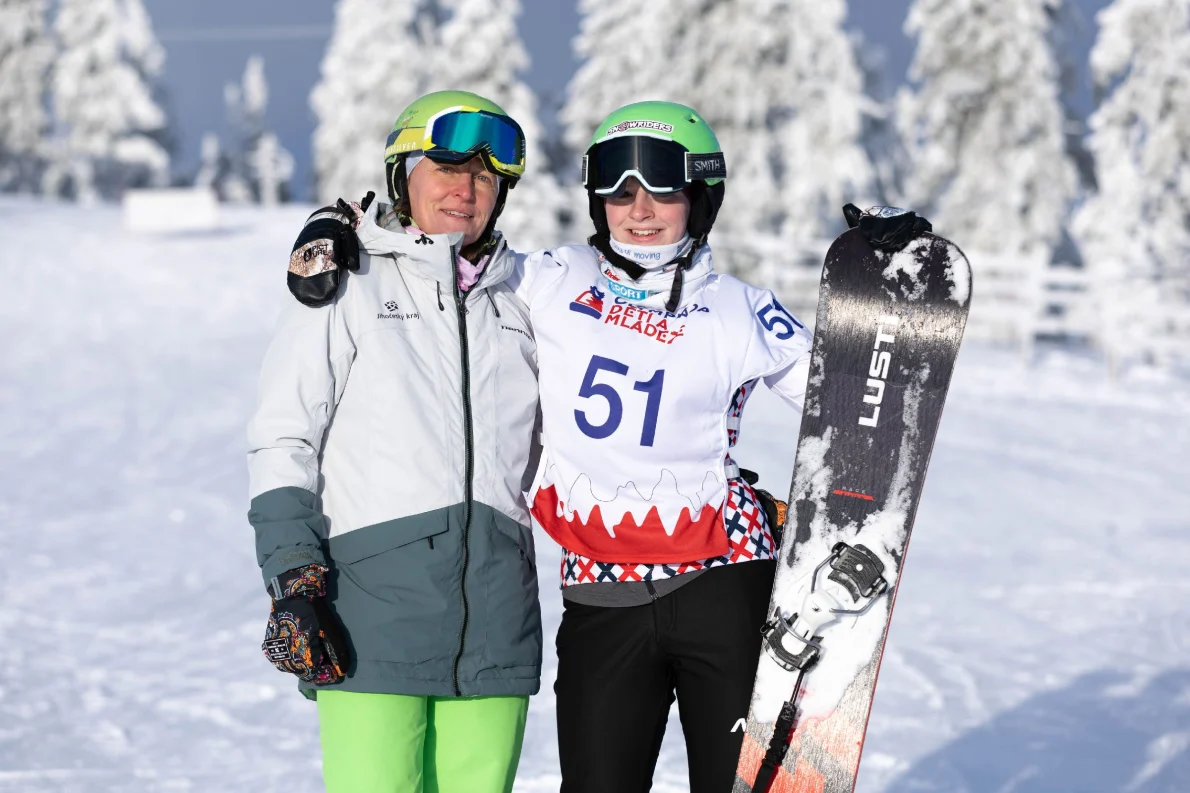 Máma jen krůček od Nagana, dcera snowboardistka teď vybojovala na ODM bronz
