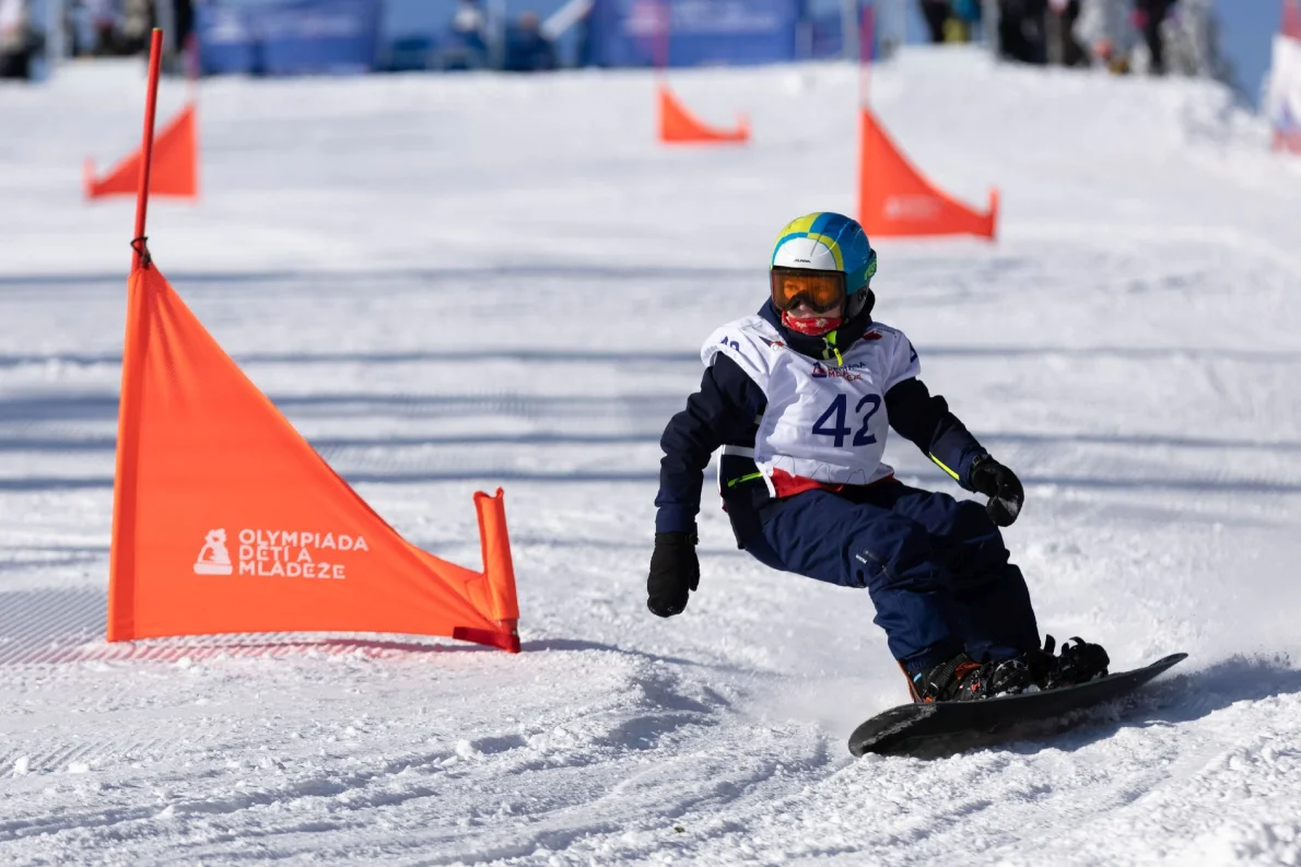 Snowboardista, co hraje na basu. Na ODM závodil i bratranec olympioničky Maděrové