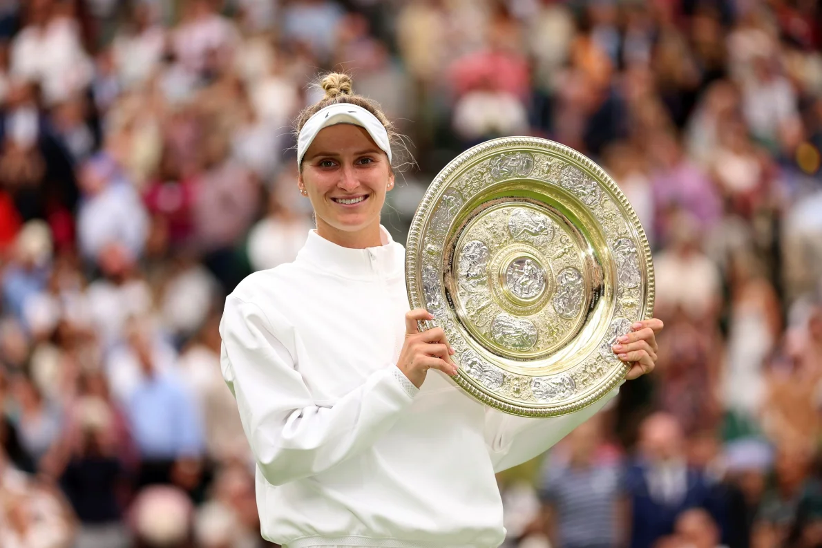 Vyvrací mýty i pěkně maluje. To je tenisová hvězda Vondroušová, která senzačně vyhrála Wimbledon