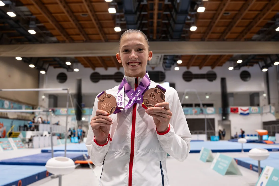 Medaile po 18 letech! Gymnastka Mašová navázala na EYOF na svůj vzor Pálešovou