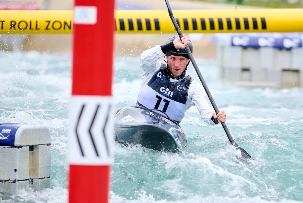 Pádlem do hlavy a rozseknutý nos. Přindiš se i tak s nadšením učí novou olympijskou disciplínu