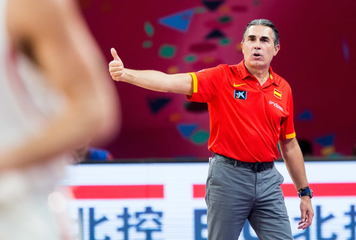 Slavný kouč Scariolo v Praze! Basketbalová star vystoupí na trenérské konferenci MOSTY