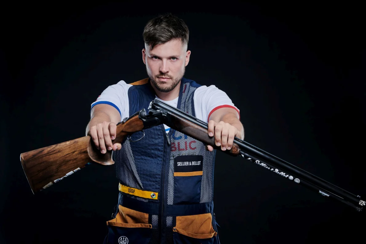 „Sportovní střelba je holka na celý život. TOP forma přijde až po 20 letech,“ prozradil Tomeček