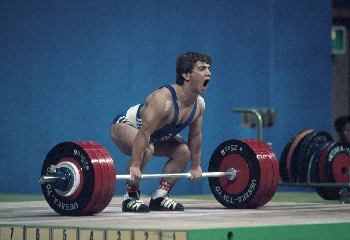 Milion dolarů za start na olympiádě! Divoký příběh kapesního Herkulese, který vyhrál tři zlaté medaile