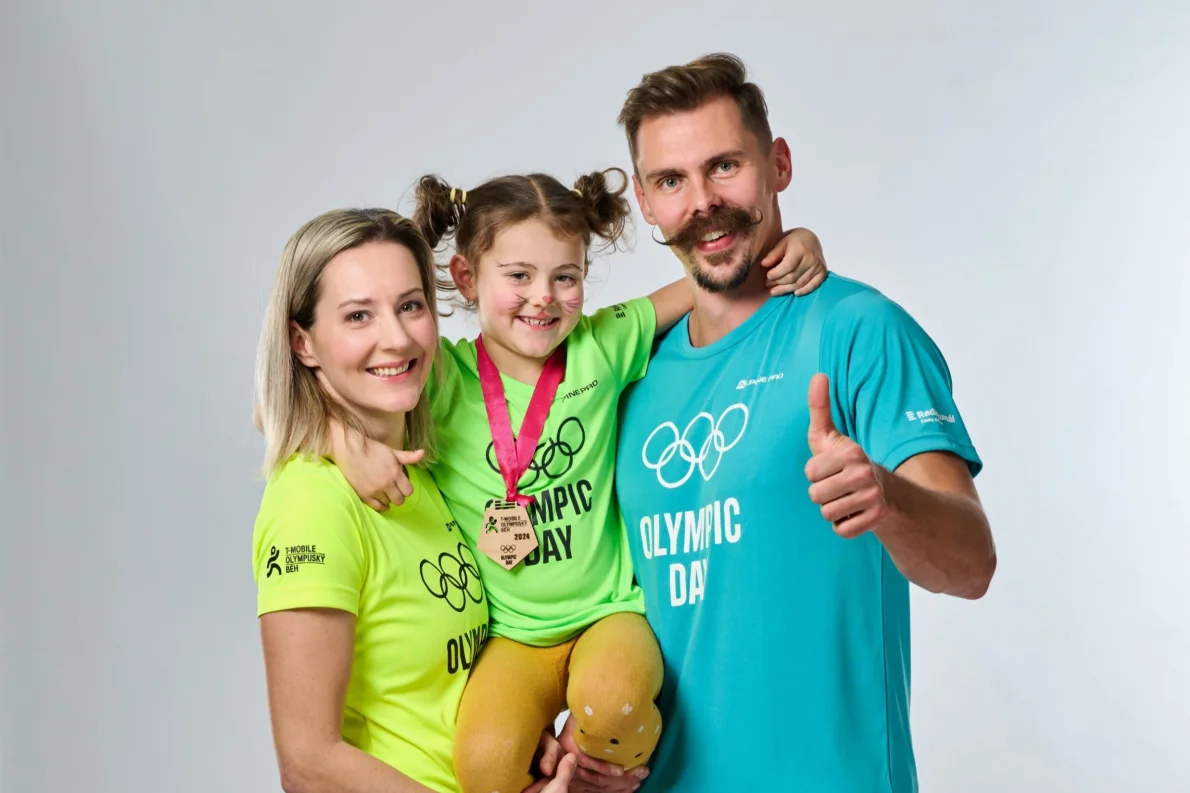 Máma Denisa nebo táta Adam? Kdo vyhraje rodinný souboj atletů na Olympijském běhu?