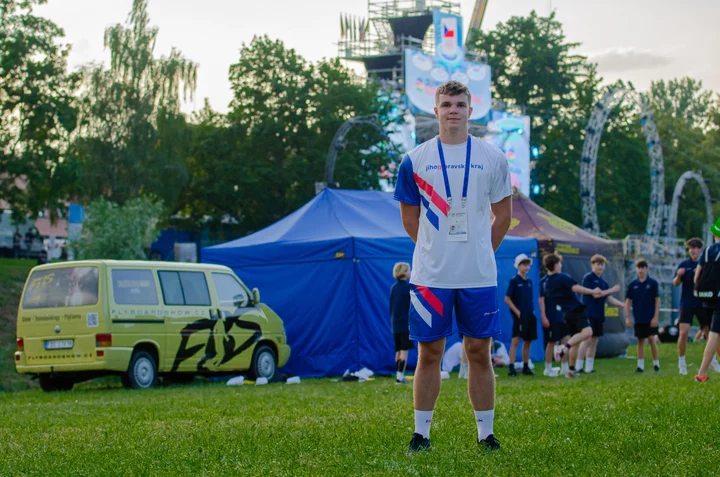 Zářil v plavání a ve výšce nemá konkurenci, ale umí i dálku. Přirovnání k Ledecké mě pobavilo, říká Drobilič