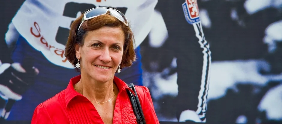 Květa Pecková vzpomíná na lyžování. Na stránkách knihy